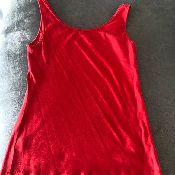 2 a Tee red sleeveless tank top - Picture 2 of 7